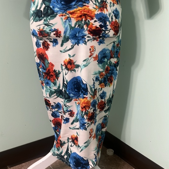 🆕 Bettie page Tatyana floral ruched stretchy vintage inspired retro pinup dress - Picture 9 of 16